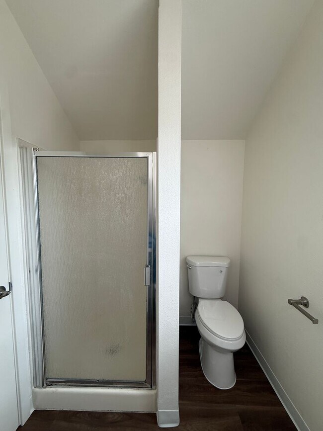 Building Photo - 1422 Eagle Ct