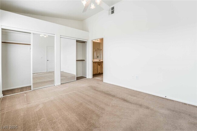 Building Photo - 2305 W Horizon Ridge Pkwy