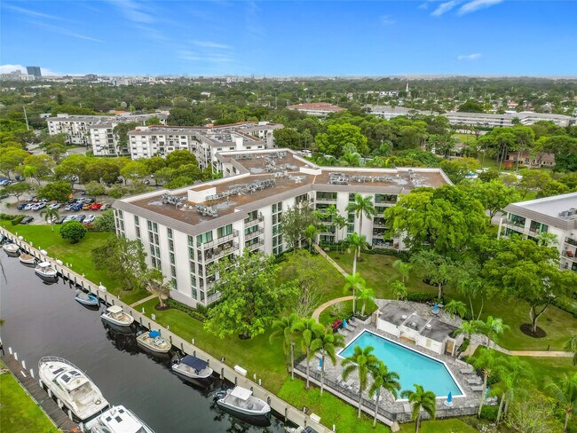Building Photo - 1101 River Reach Dr