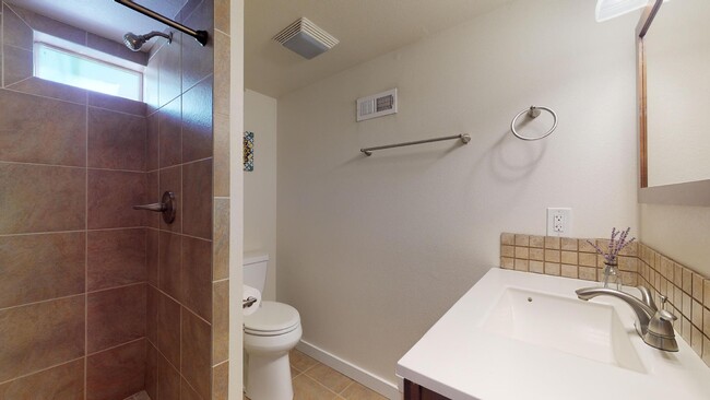 Building Photo - 3420 St Paul St