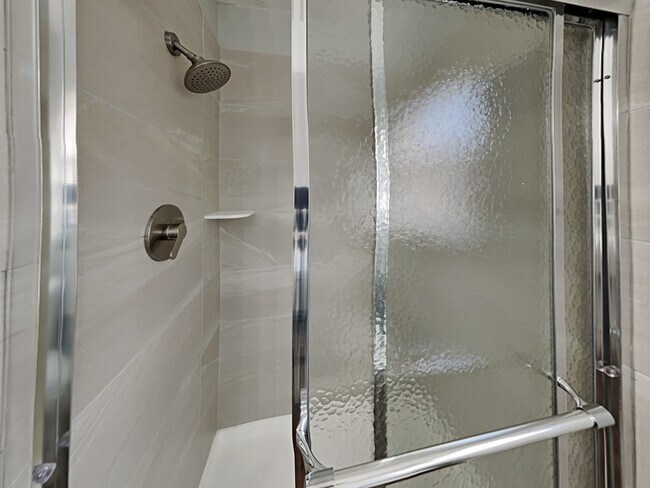 Building Photo - 2312 Suffolk Ln