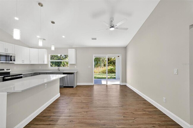 Building Photo - 486 Celeste St