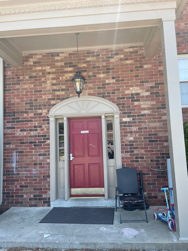 Building Photo - 9345 Taylorsville Rd