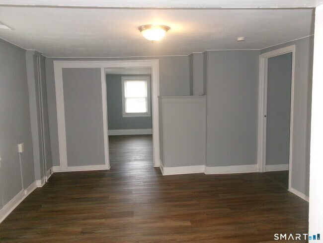Building Photo - 188 Hemingway Ave