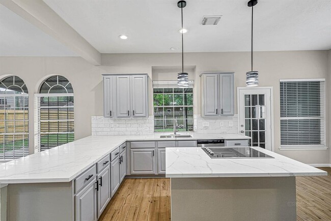 Building Photo - 8827 Lawncliff Ln
