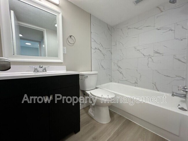 Building Photo - 5703 S 14th St