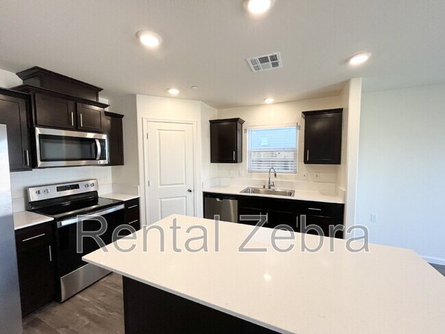 Building Photo - 4063 Cinnabar Ct