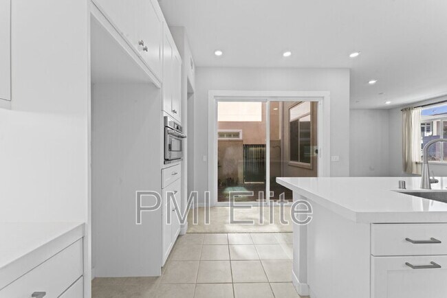 Building Photo - 26912 W Winding Trail Ct