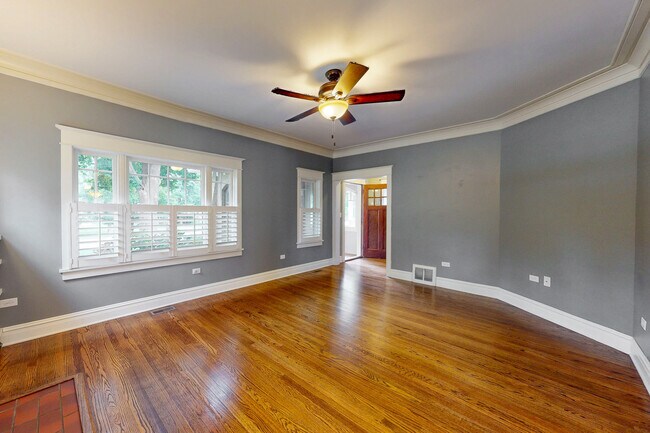 Building Photo - 523 Prairie St