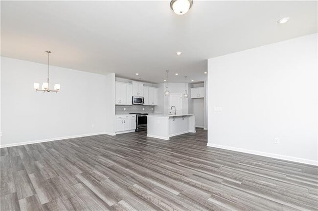 Building Photo - 3065 Cambridge Ml St