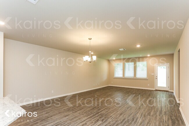 Building Photo - 6515 Tiger Pointe Dr.