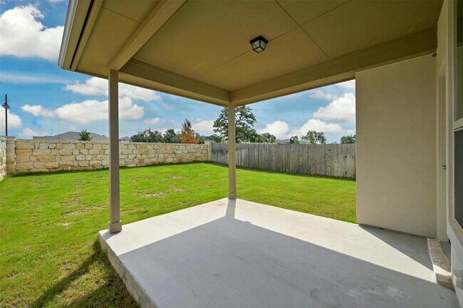 Building Photo - 105 Munk Ln