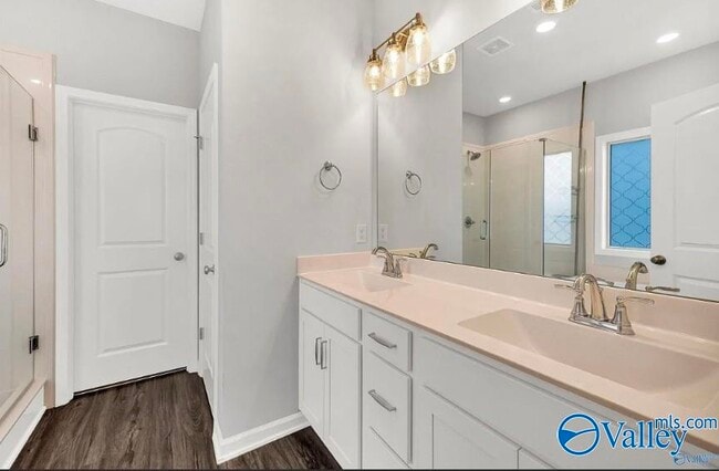 Building Photo - 203 Portrait St