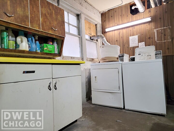 Building Photo - 2130 W Giddings St