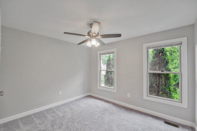 Building Photo - 4287 Exeter Dr