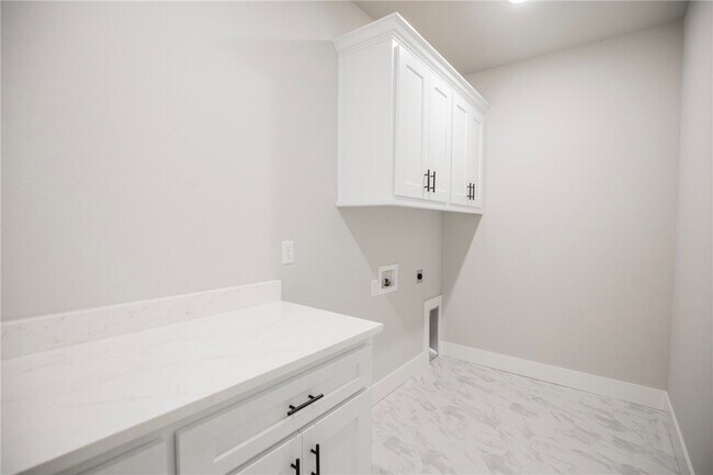 Building Photo - 7843 Range