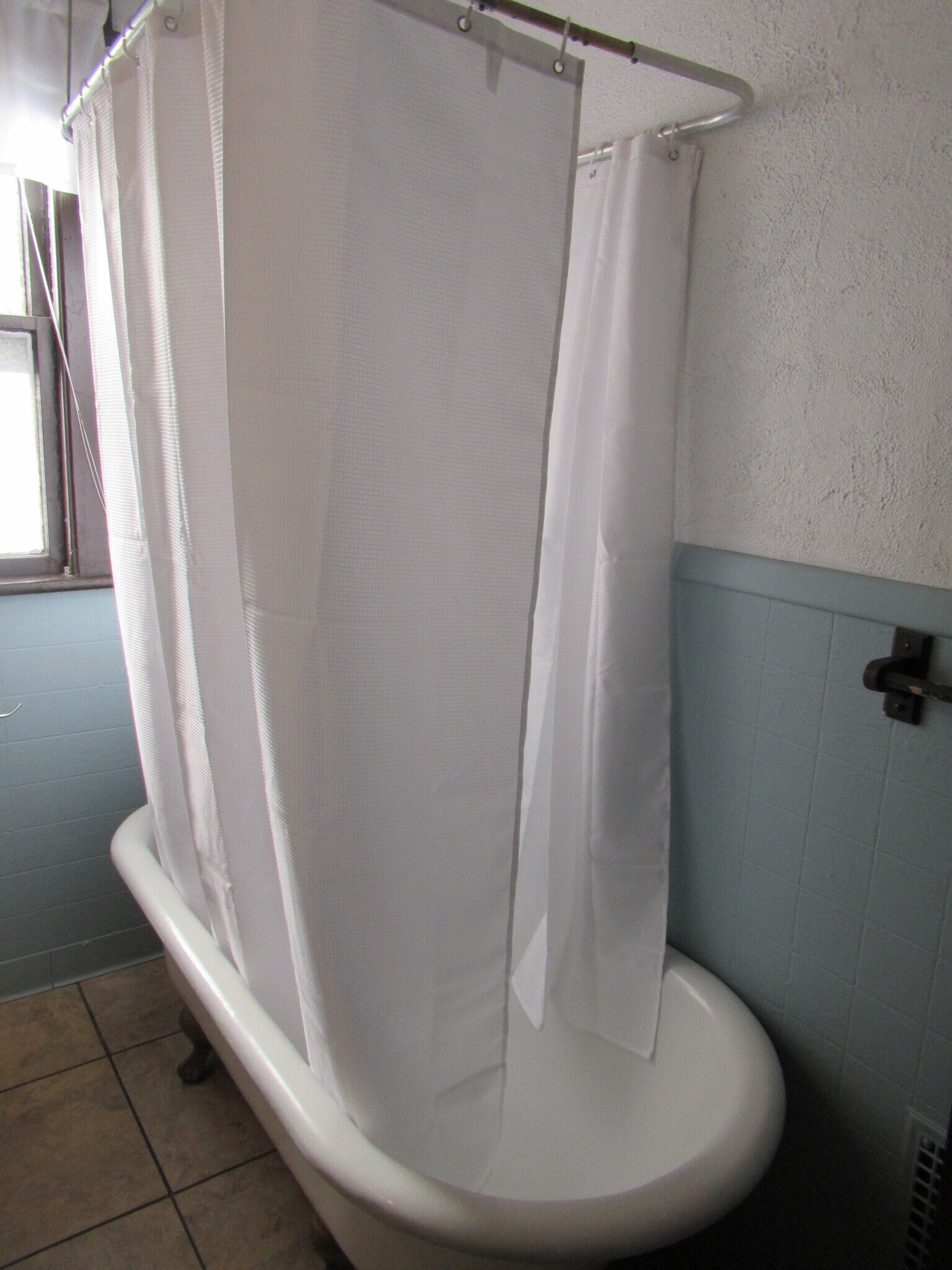 Building Photo - 55 Eaton St