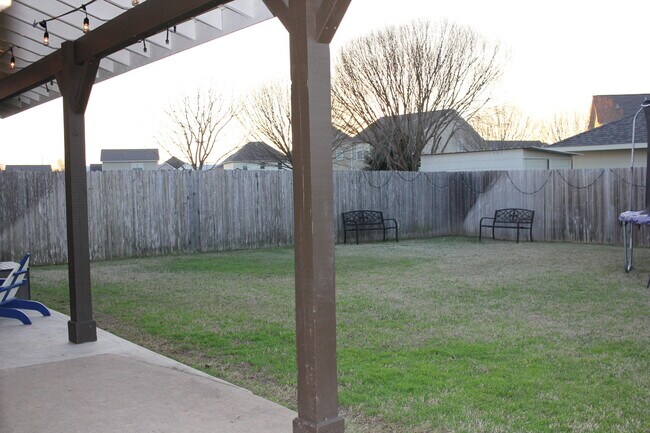 Building Photo - 2717 Horse Haven Ln