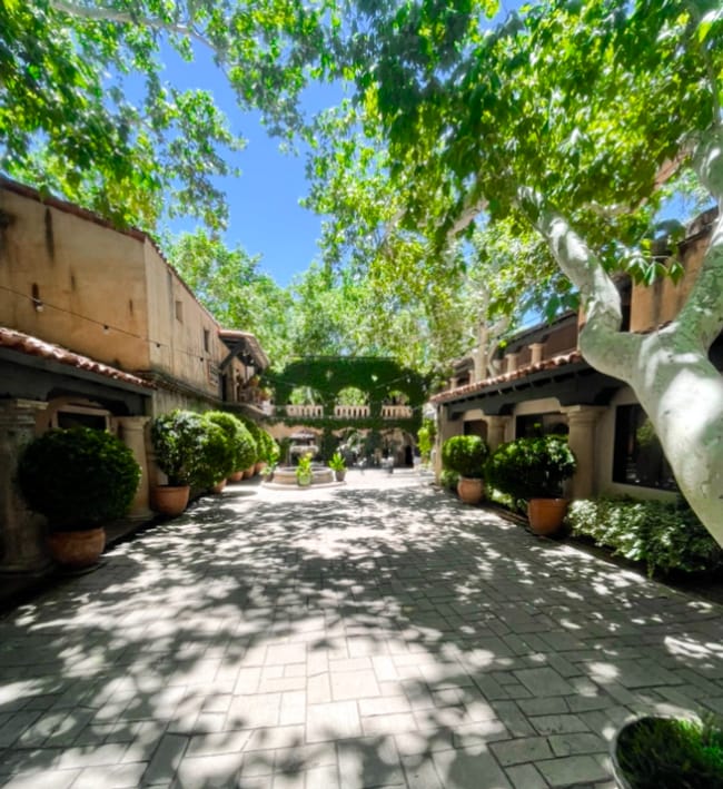 Building Photo - 165 Sugarloaf St