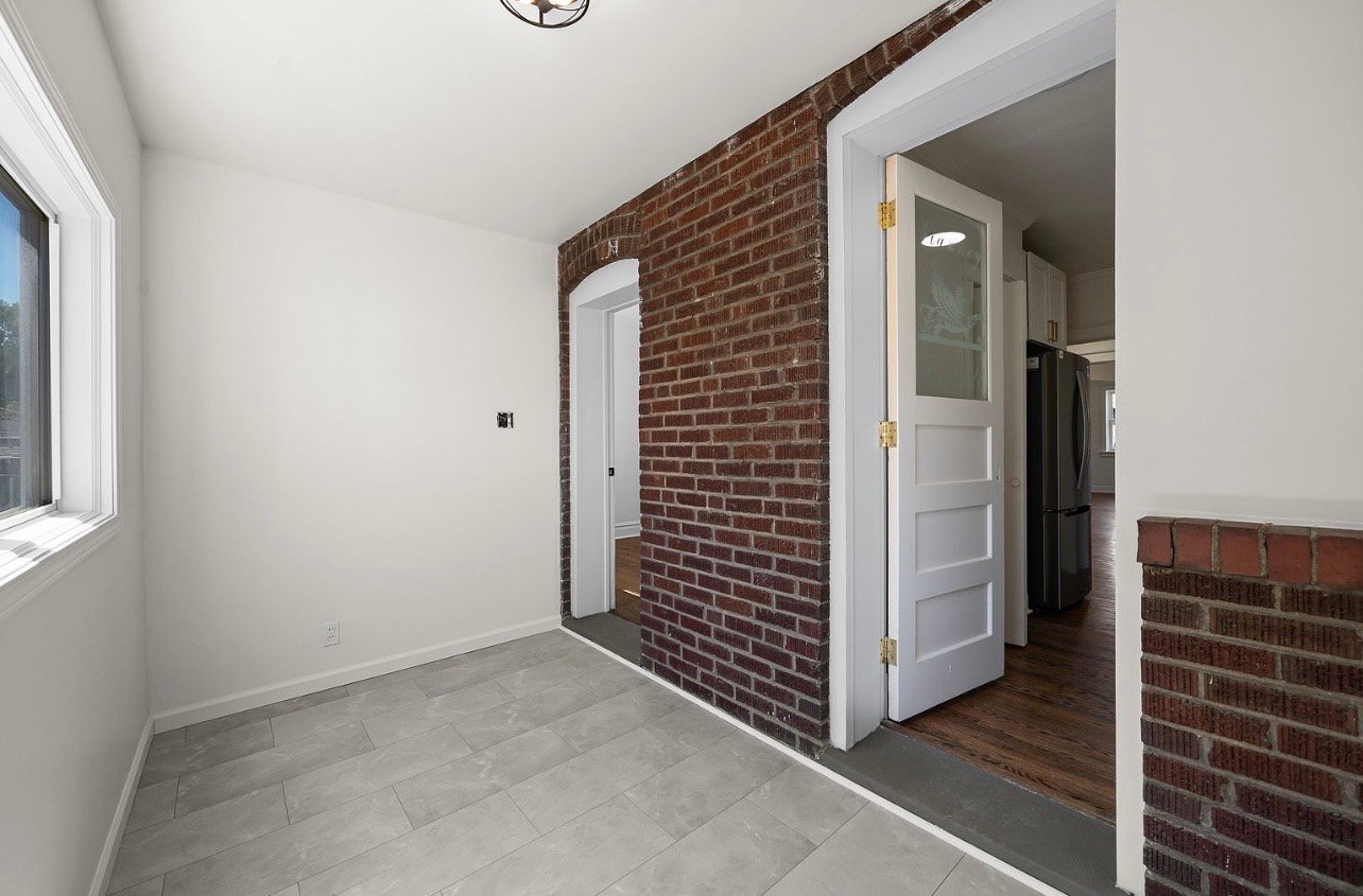 Building Photo - 5006 Tholozan Ave