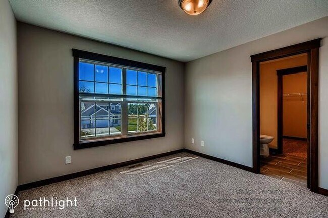 Building Photo - 18880 Iden Way, Lakeville, MN, 55044