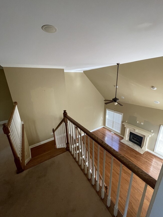 Building Photo - 426 Creekview Dr