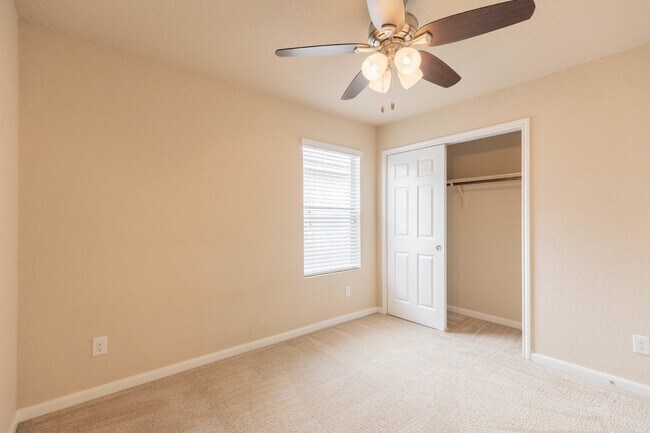Building Photo - 3534 York Crest