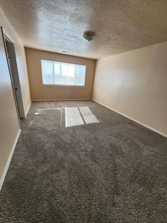 Building Photo - 1735 Avenida Real