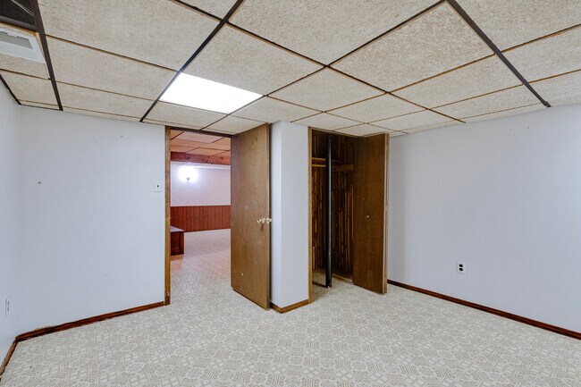 Building Photo - 5806 Wedgewood Rd