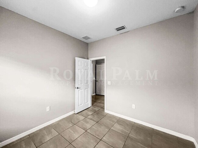 Building Photo - Spacious 3-Bedroom Home in the Heart of Cape Coral!