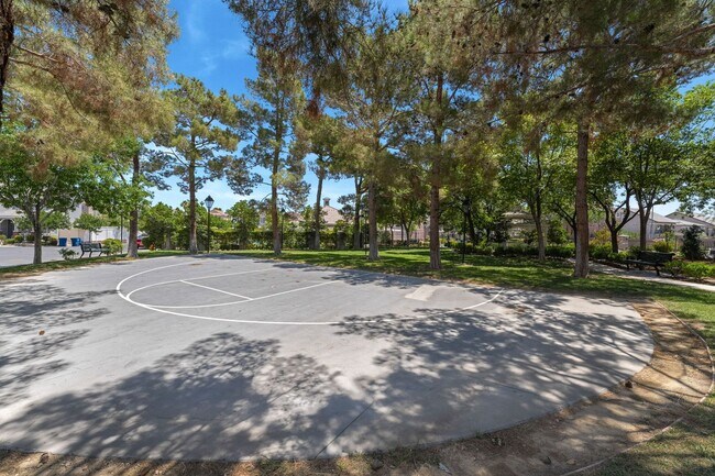 Building Photo - 3 Bedroom, 2 bathroom, 2 Car Garage Home i...