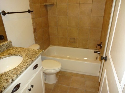 Building Photo - Townhome For Rent in Tuscaloosa!! Availabl...
