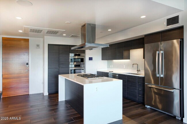 Building Photo - 200 W Portland St