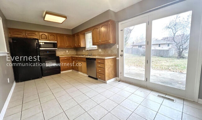 Building Photo - 309 SW Richwood Ln