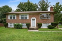 Building Photo - 2411 Old Gate Ct