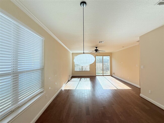 Building Photo - 2505 Amur Dr