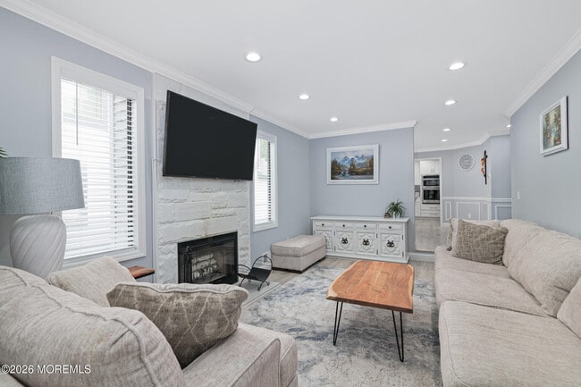 Building Photo - 70 Overlook Dr