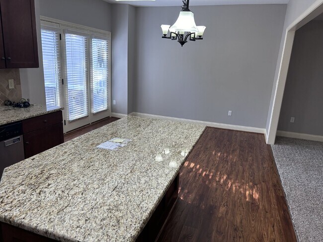 Building Photo - 3 Bedroom, 2 1/2 Bathroom Farmington Charm in Forest, VA! Gym and field house included.