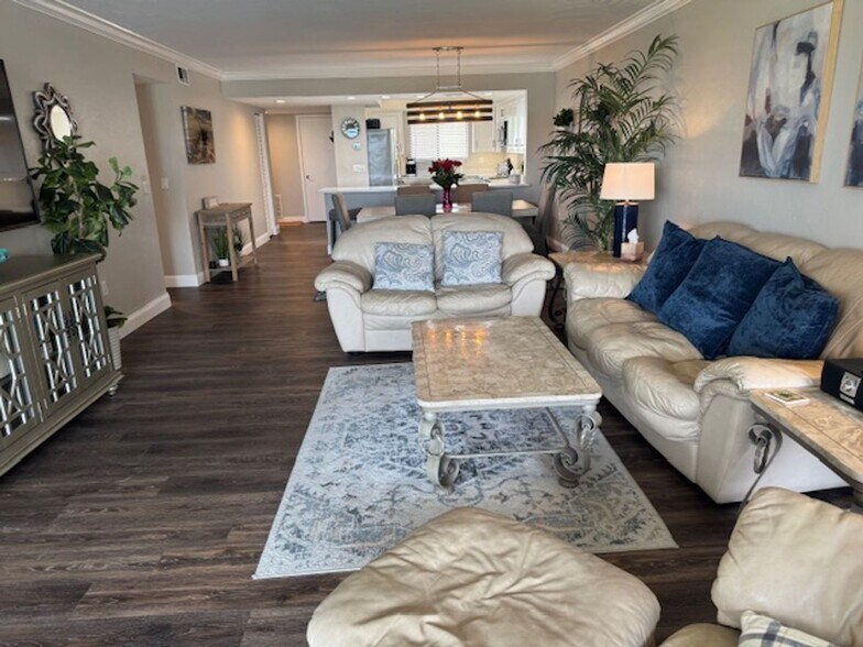 Building Photo - Flagship Village Condo in The Landings Yacht Golf & Tennis Club
