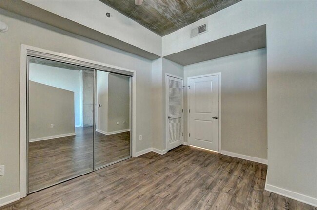 Building Photo - 3324 Peachtree Rd
