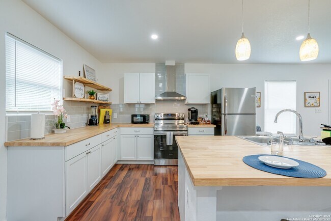 Building Photo - 1039 McKinley Ave