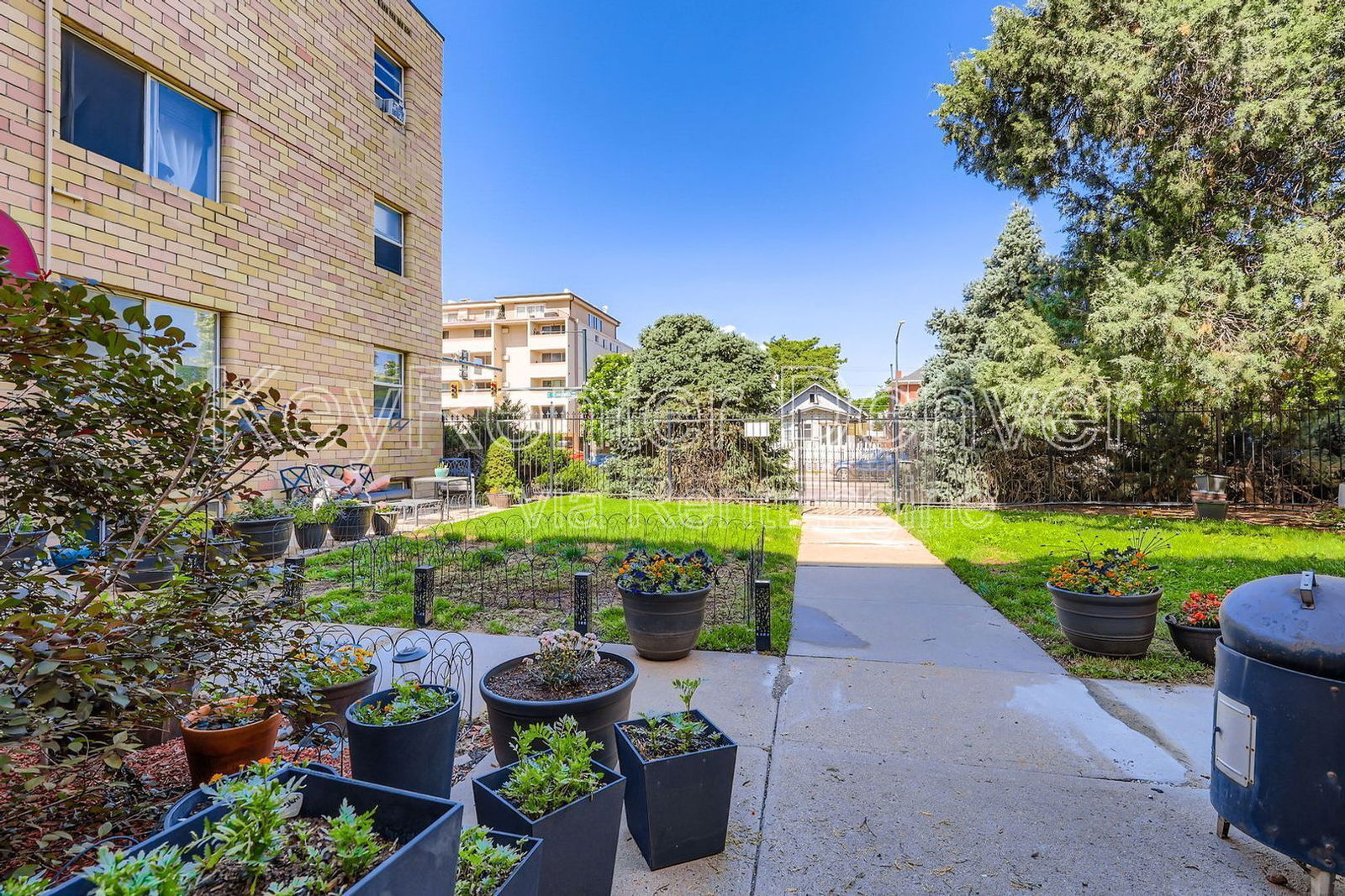 Building Photo - 1100 Colorado Blvd