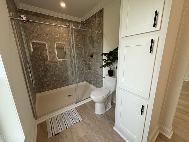 Building Photo - 5805 Mora Pl