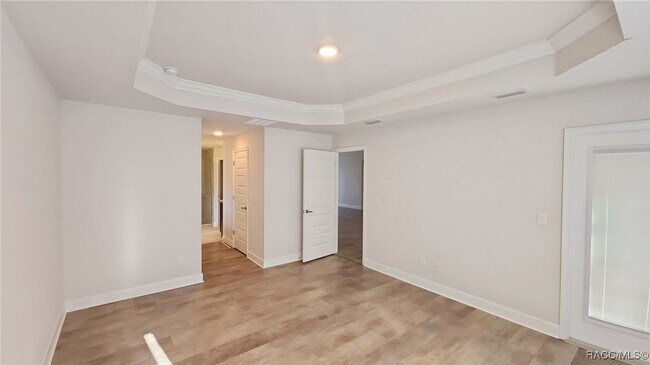 Building Photo - 23 Lone Pine St