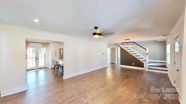 Building Photo - 1412 N Sharon Amity Rd