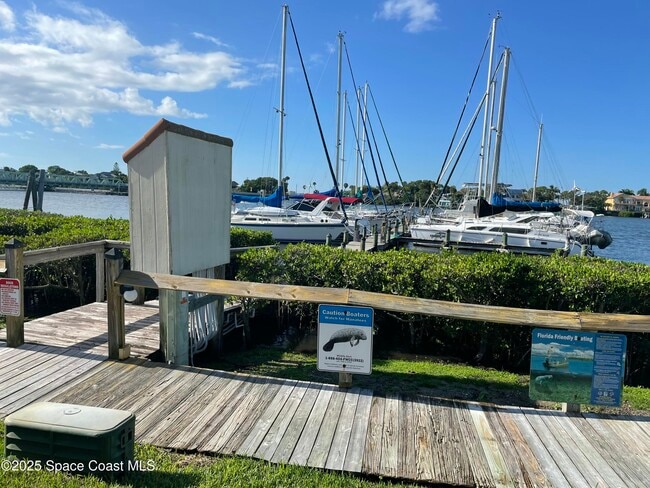 Building Photo - 12 Marina Isles Blvd