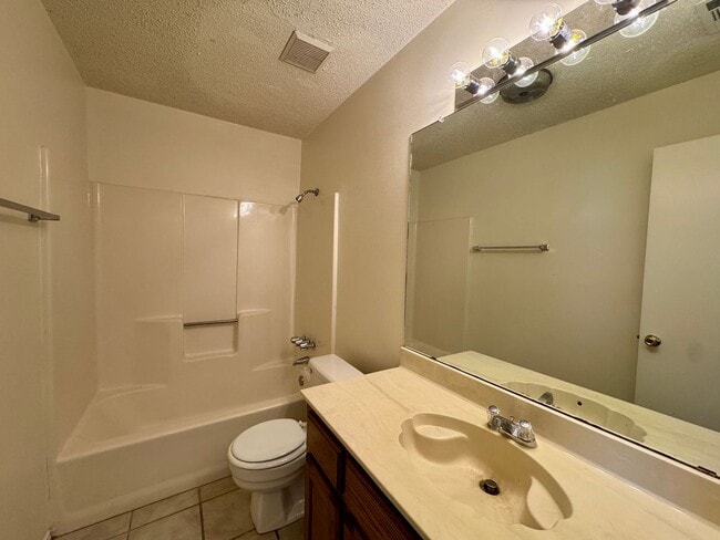 Building Photo - Duplex