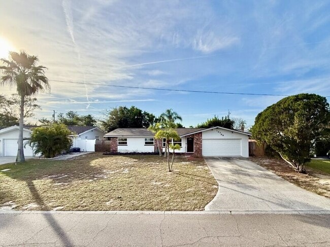 Building Photo - 13788 Montego Dr
