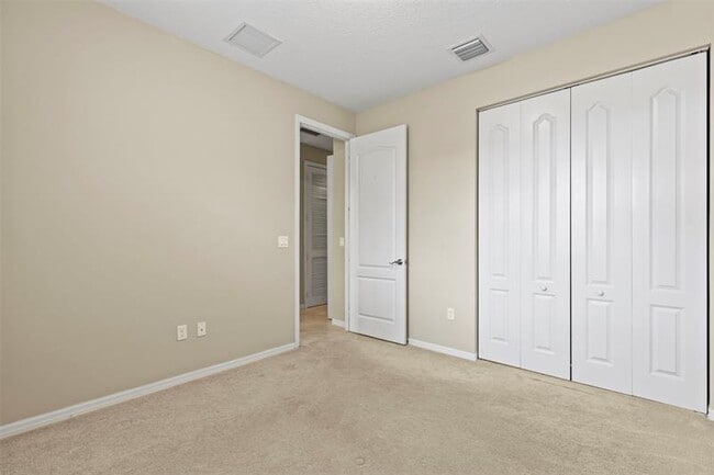 Building Photo - 5224 SW 77th Way