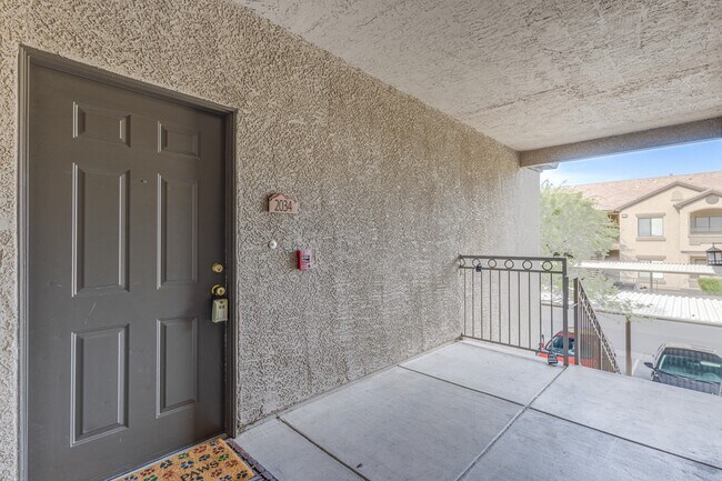 Building Photo - 8250 N Grand Canyon Dr